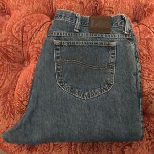 Men’s Lee Jeans. 42x30. Newer